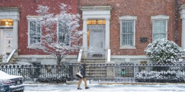 Snowstorm Blankets New York City With Several Inches of Snow Sunday