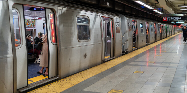 Governor Hochul Vetoes Two Person Subway Crew Bill, Citing Cost and Flexibility