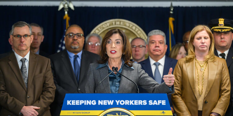 Hochul Unveils Legislation to Block ICE Use of Local Law Enforcement
