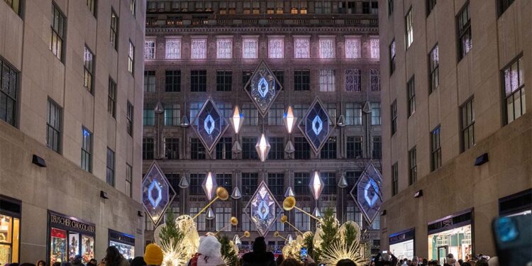 Saks 5th Avenue